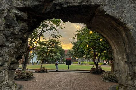 Fort Santiago: Gizemli Tarihi Keşfetmek ve Muhteşem Manzaraların Keyfini Çıkarın!