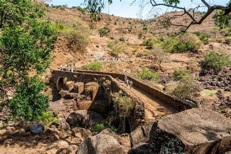  Debre Libanos Manastırı: Tarihi Gizemler ve Muhteşem Doğa Manzaraları!