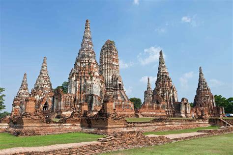 Wat Arun: Ayutthaya İmparatorluğu'nun Gizemli ve Büyük Bir Mirası!